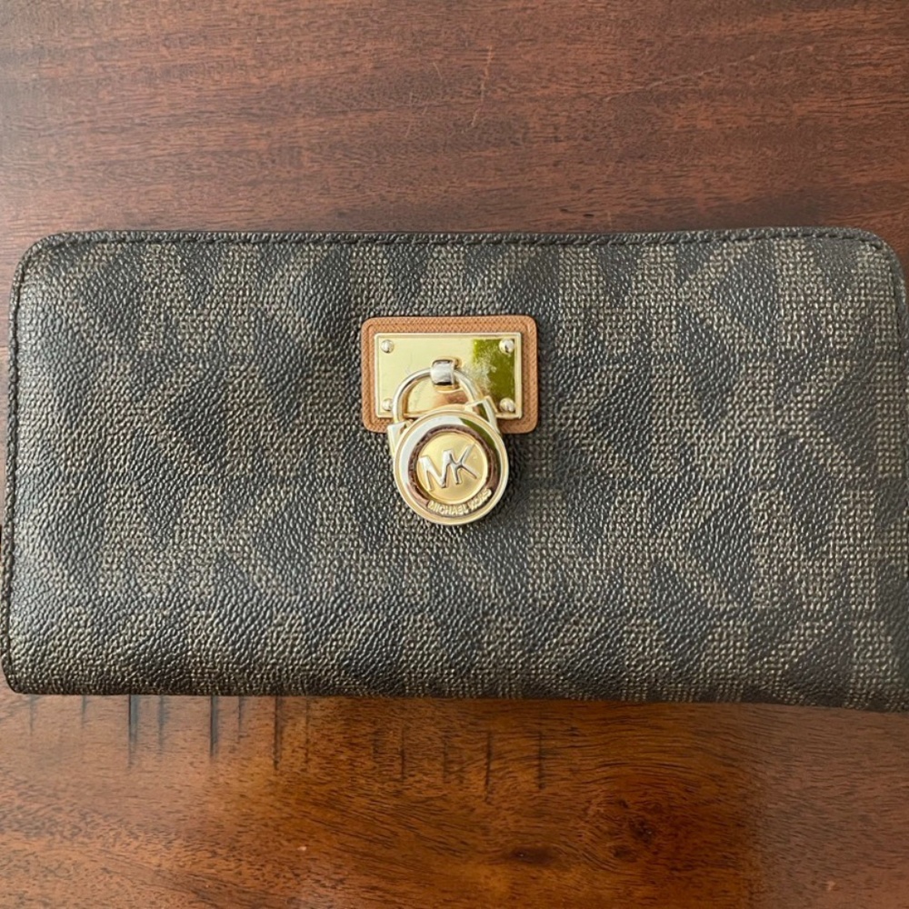 Michael Kors Zip Wallet (Large)
